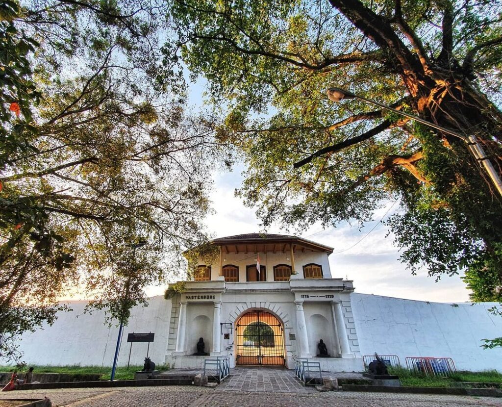 destinasi liburan solo benteng vastenburg