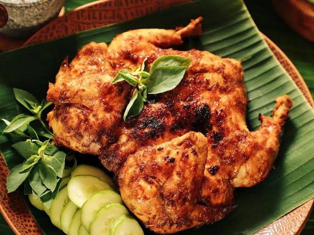 Makanan khas Sunda bakakak hayam